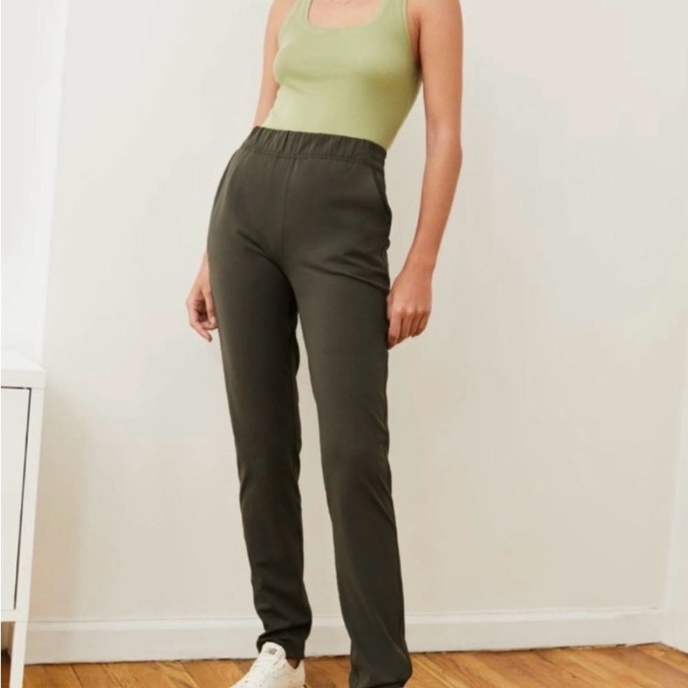 The Group by Babaton Aritzia Weekender Pants Gorpcore Athleisure